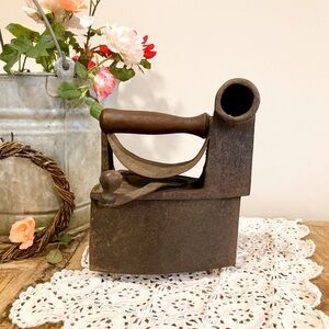 1800s French Metal Iron Rustic Laundry Room Decor Mondragon Coal Operated
